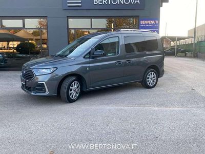 Usata Ford Tourneo Titanium 102 CV (75 kW) 2023 Grigio Furgone