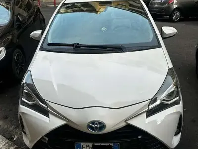 Usata Toyota Yaris Hybrid