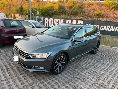Usata VW Passat Highline 150 CV (110 kW) 2016 Grigio Station wagon