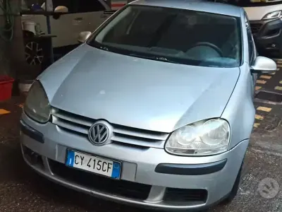 Usado VW Golf IV Comfortline 105 CV (77 kW) 2004 Gris Berlina