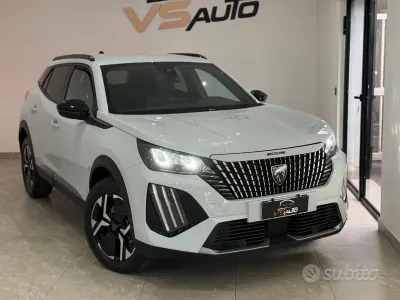 Usata Peugeot 2008 GT 130 CV (95 kW) 2023 Bianco SUV