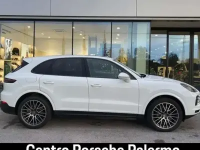 Usata Porsche Cayenne 340 CV (250 kW) 2021 Bianco SUV