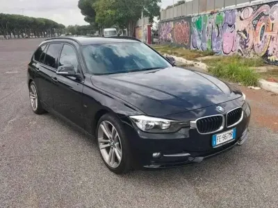 Begagnad BMW 318 Sport Line 143 HK (105 kW) 2013 Svart Kombi