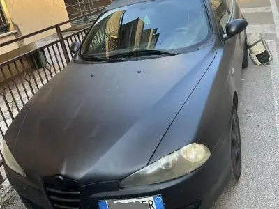 Usata Alfa Romeo 147 116 CV (85 kW) 2005 Nero Utilitaria