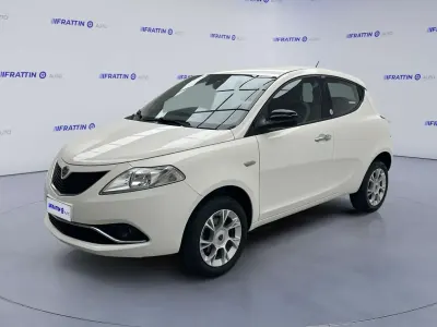 Usata Lancia Ypsilon Gold 84 CV (61 kW) 2016 Bianco Utilitaria