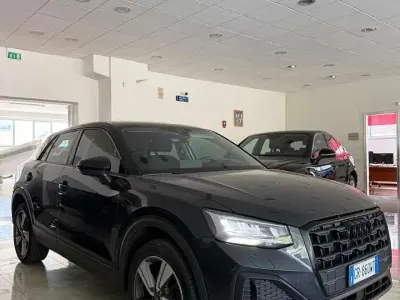 Usata Audi Q2 Business 116 CV (85 kW) 2024 Grigio SUV