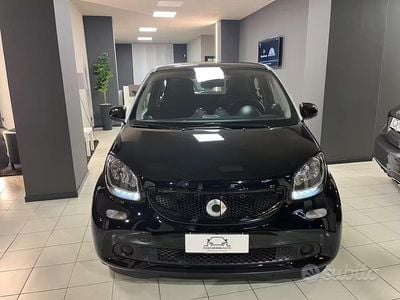 Begagnad Smart ForFour Passion 70 HK (51 kW) 2017 Svart Halvkombi