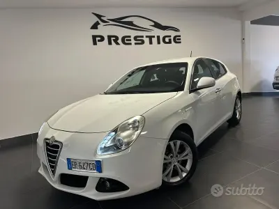 Usata Alfa Romeo Giulietta 105 CV (77 kW) 2012 Bianco Utilitaria