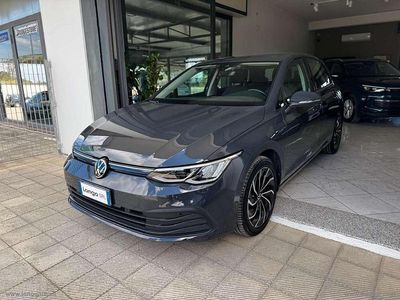 Usata VW Golf VIII Life 116 CV (85 kW) 2022 Urano grey Berlina