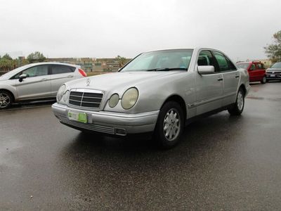 usata Mercedes E200 cat Elegance