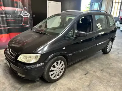 Usata Opel Zafira 101 CV (74 kW) 2004 Nero Monovolume