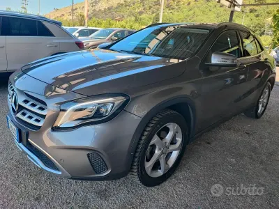 Usata Mercedes GLA200 Premium 136 CV (100 kW) 2017 Grigio SUV