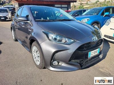 Usata Toyota Yaris Hybrid Business Edition 92 CV (67 kW) 2021 Grigio Berlina