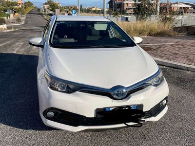 usata Toyota Auris Hybrid 