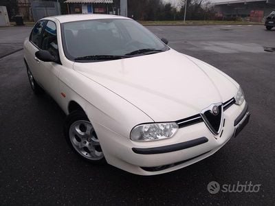 Beige Usata 2001 Alfa Romeo 156 Distinctive Berlina | 6500 € (Buon prezzo)