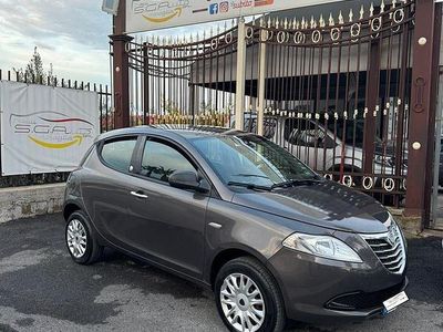Usata Lancia Ypsilon 85 CV (62 kW) 2014 Grigio Utilitaria