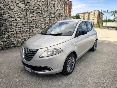 Usata Lancia Ypsilon Platinum 69 CV (50 kW) 2013 Grigio Utilitaria