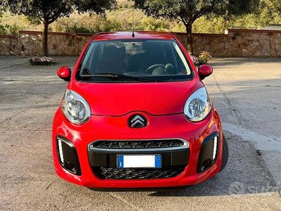 Usado Citroën C1 Seduction 68 CV (50 kW) 2013 Rojo Utilitario
