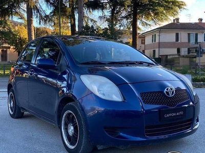 Blu Usata 2006 Toyota Yaris Berlina | 4800 € (Molto cara)
