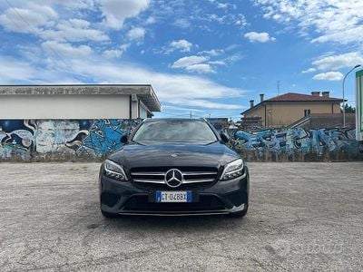 Usata Mercedes C200 136 CV (100 kW) 2020 Nero Station wagon