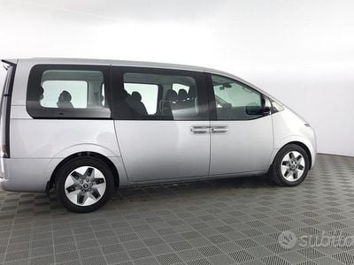 Usata Hyundai Staria 177 CV (130 kW) 2023 Grigio Monovolume