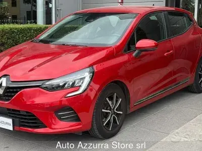 Używany Renault Clio V Zen 101 KM (74 kW) 2020 Czerwony Sedan/Limuzyna