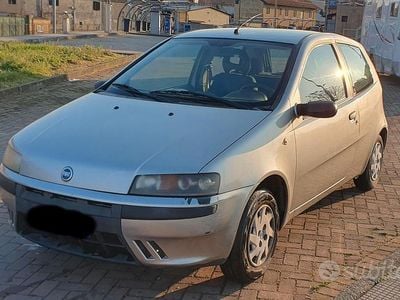 Usata Fiat Punto 60 CV (44 kW) 2002 Grigio Utilitaria