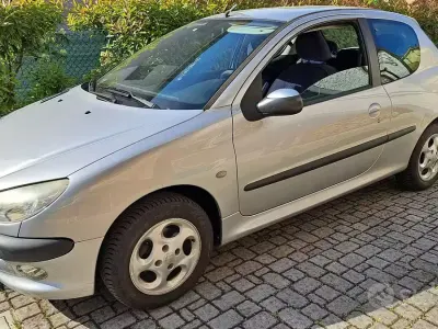 Usata Peugeot 206 68 CV (50 kW) 2004 Grigio Berlina