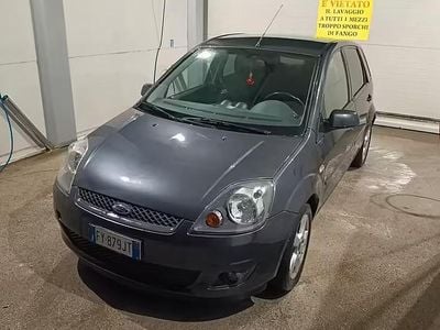 Gebraucht Ford Fiesta 90 PS (66 kW) 2008 Grau Kleinwagen