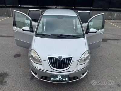 Usata Lancia Musa S 95 CV (69 kW) 2010 Grigio Monovolume