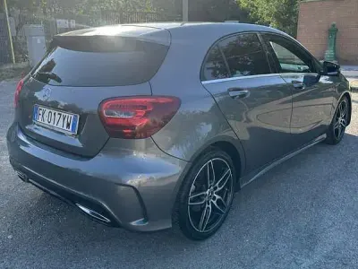 Usata Mercedes A180 Premium 109 CV (80 kW) 2017 Utilitaria