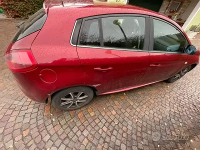 Usata Fiat Bravo 101 CV (74 kW) 2007 Rosso Utilitaria