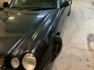 Usata Mercedes E270 Avantgarde 170 CV (125 kW) 2000 Bluazzurro Station wagon