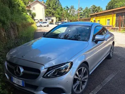 Usata Mercedes C220 194 CV (142 kW) 2018 Grigio