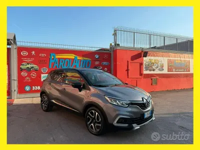 Usata Renault Captur Initiale Paris 110 CV (80 kW) 2017 Grigio SUV