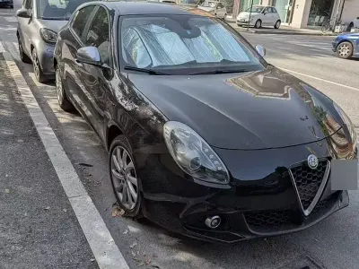 Usata Alfa Romeo Giulietta 120 CV (88 kW) 2018 Nero Utilitaria