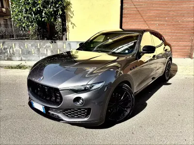 Usata Maserati Levante GranLusso 250 CV (183 kW) 2019 Grigio SUV