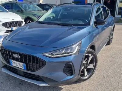Begagnad Ford Focus Active X 125 HK (91 kW) 2023 Blå Sedan