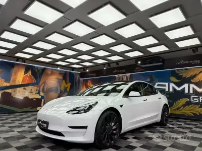 Usata Tesla Model 3 Long Range AWD 366 kW (498 CV) 2022 Bianco Berlina