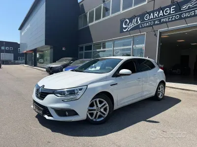 Usata Renault Mégane 132 CV (97 kW) 2016 Bianco Berlina