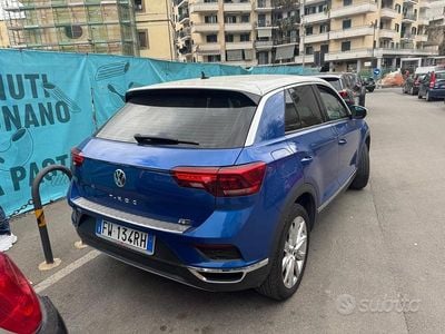 Używany VW T-Roc 116 KM (85 kW) 2019 Niebieski SUV