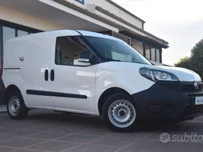 Usata Fiat Doblò Easy 90 CV (66 kW) 2021 Bianco Monovolume