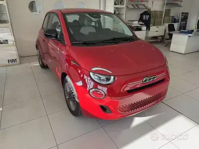 Nuova Fiat 500 Icon 70 CV (51 kW) 2026 Rosso Berlina