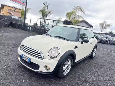 Occasion Mini Cooper D 90 ch (66 kW) 2013 Blanc Citadine