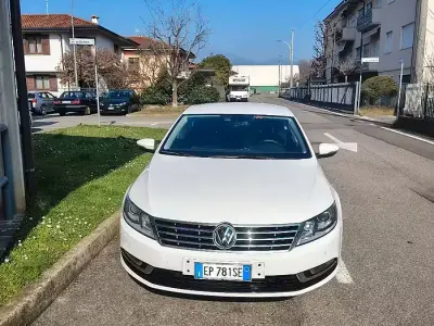 Usata VW Passat 140 CV (102 kW) 2012 Bianco Berlina