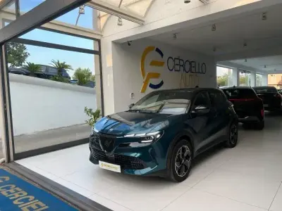 Usata Alfa Romeo Junior 61 kW (84 CV) 2025 Blu metallizzato SUV