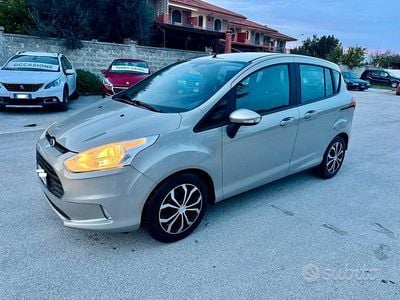 Usata Ford B-MAX 75 CV (55 kW) 2015 Marrone Monovolume