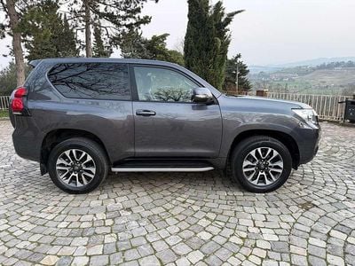 Usata Toyota Land Cruiser Lounge 204 CV (150 kW) 2022 Grigio SUV