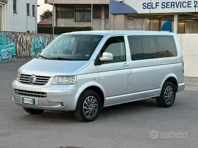 Begagnad VW Transporter 140 HK (102 kW) 2009 Grå Van