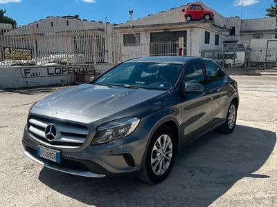 Usata Mercedes GLA180 110 CV (80 kW) 2015 Grigio SUV